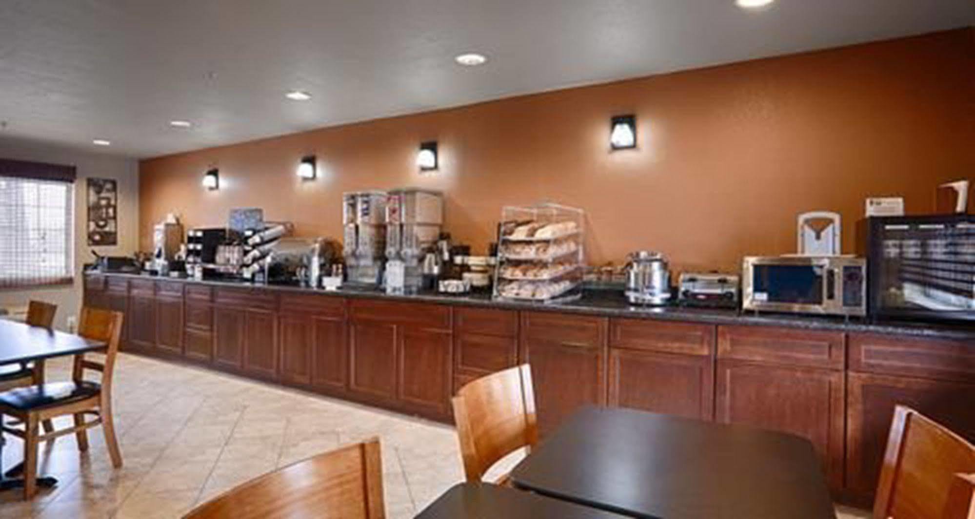 Best Western Kettleman City Inn & Suites Esterno foto